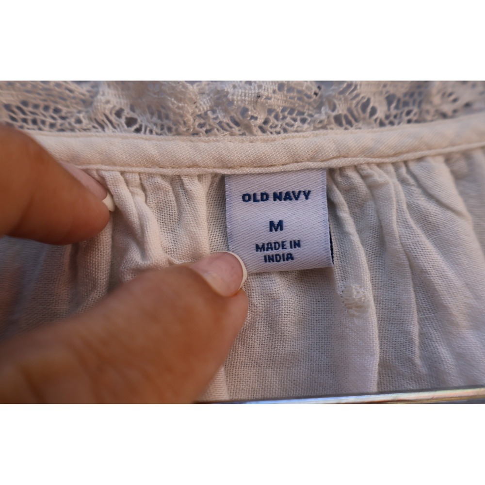 Old Navy Womens Medium White Eyelet Lace Peasant Blouse Cotton Gauze Tassel Top - Picture 2 of 7